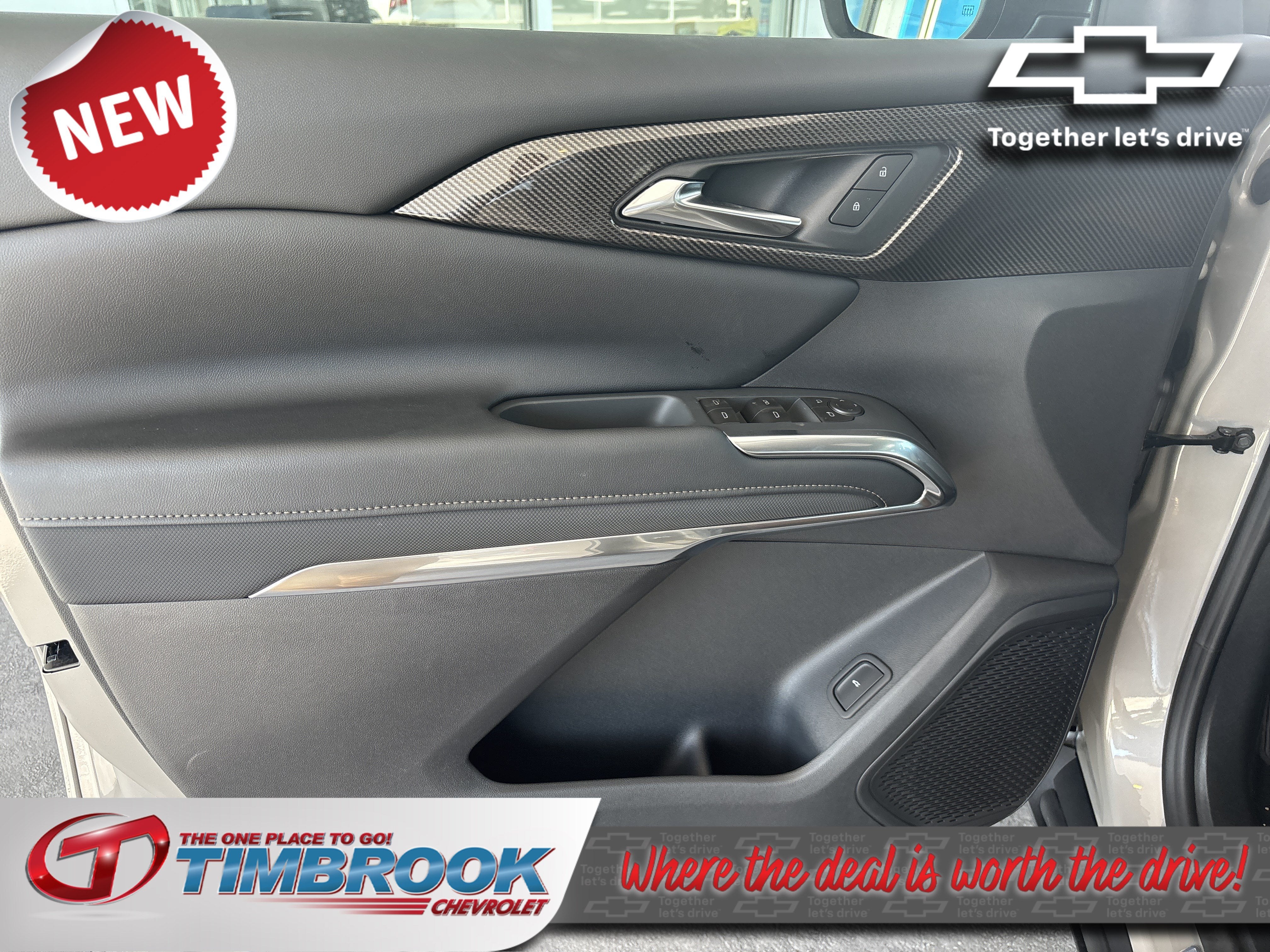 2027 Chevrolet Traverse Z71 - Photo 6