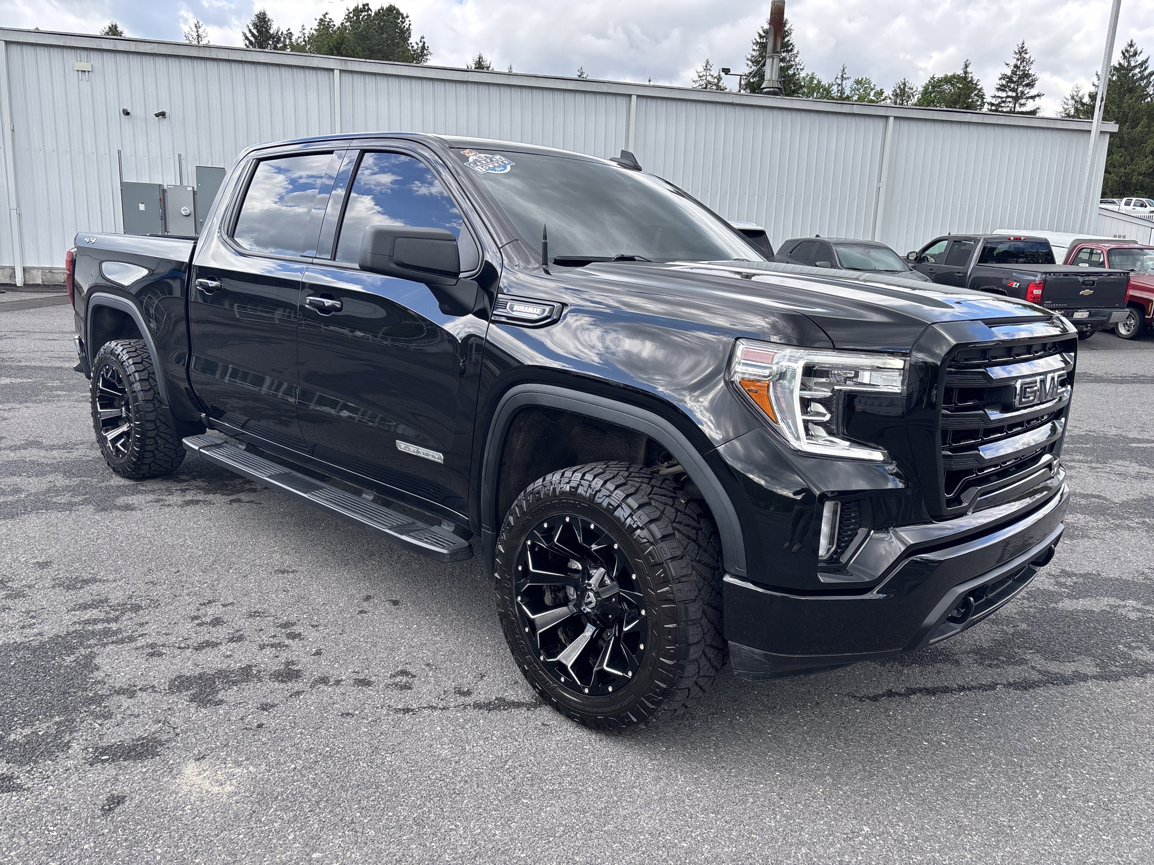 2022 GMC Sierra 4WD Crew Cab Short Box Elevation's photo